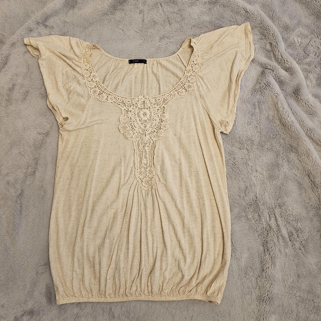 Strawberry Brand Top Size M